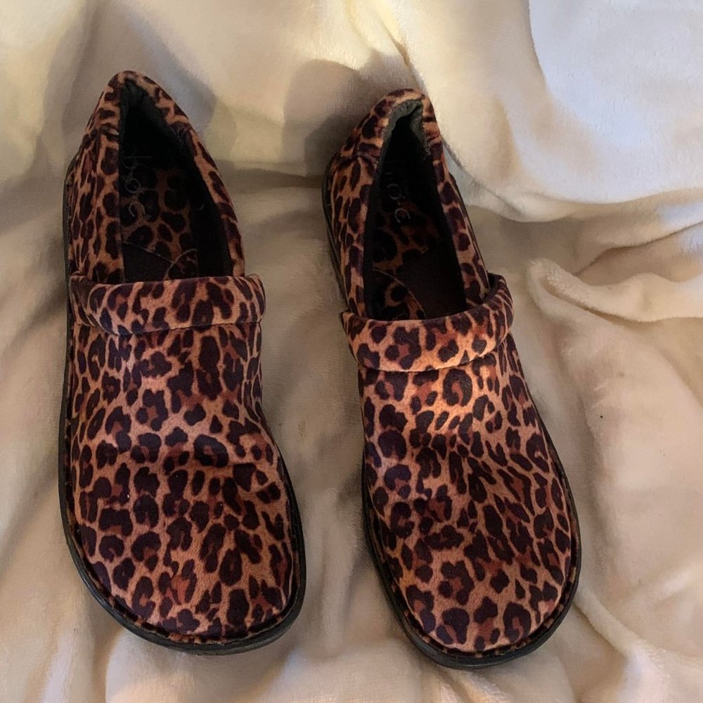 Euc Born B.O.C. Leopard Print Slip On Clog Size 9… - image 1